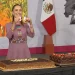Periodistas cantan Las Mañanitas a Sheinbaum por su cumpleaños 64
