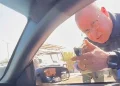 Encañona jefe de tránsito a conductor en Guaymas