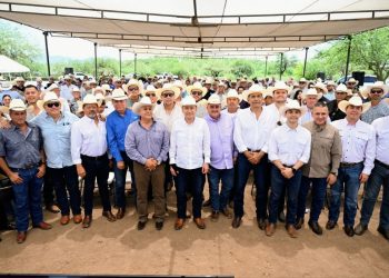 Con apoyo de presidenta Sheinbaum, Gobernador Durazo inicia construcción de Subasta ganadera de la sierra en Moctezuma