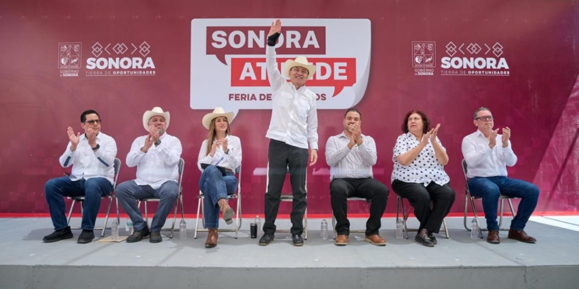 Gobernador Durazo acerca gobierno, becas y apoyos a comunidades del noroeste de Sonora