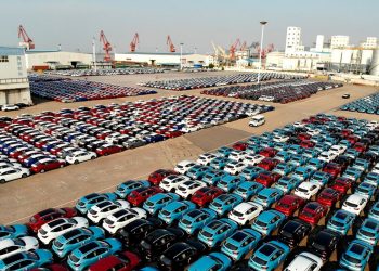 Avanza en EU proyecto de ley contra vehículos chinos