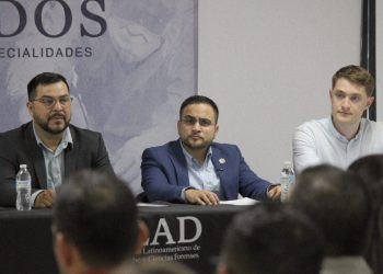 Especialistas por la Ciberseguridad Infantil en la Era Digital durante Conversatorio del ILAD