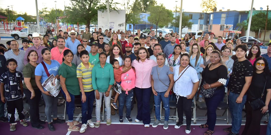 Respaldan hermosillenses a Lorenia Valles en asamblea municipal