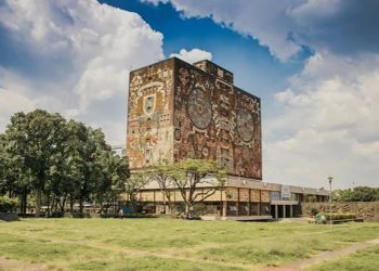 Sheinbaum exhorta a la UNAM a “resolver pronto” polémica por examen