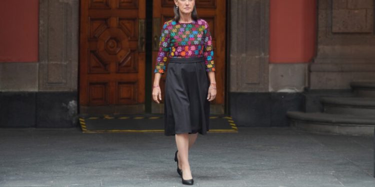Recriminan a Sheinbaum falta de protección a las mujeres