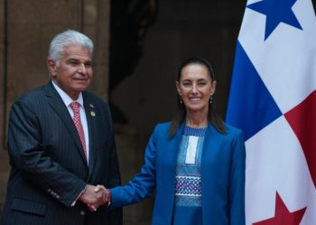 Sheinbaum recibe en Palacio Nacional al presidente de Panamá