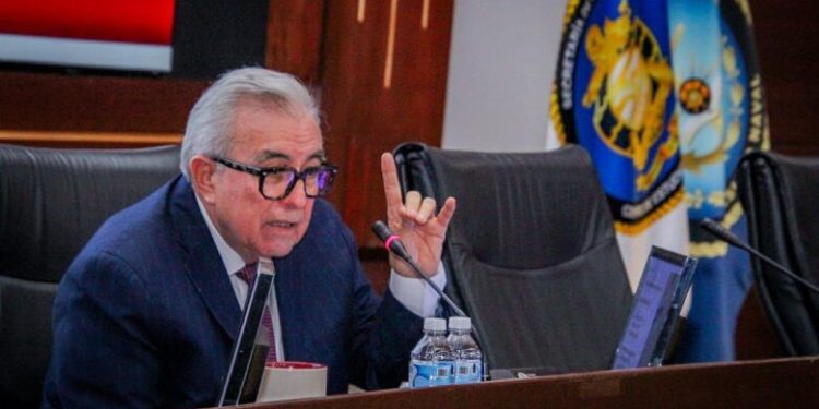 Rocha Moya asegura que está en su casa