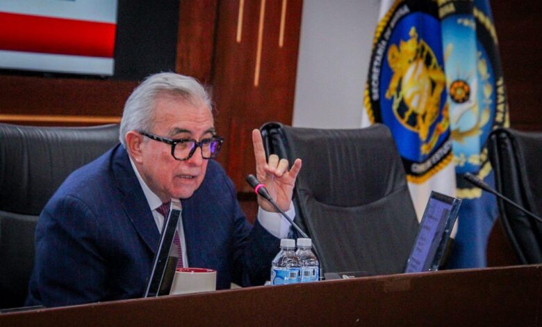 Rocha Moya asegura que está en su casa