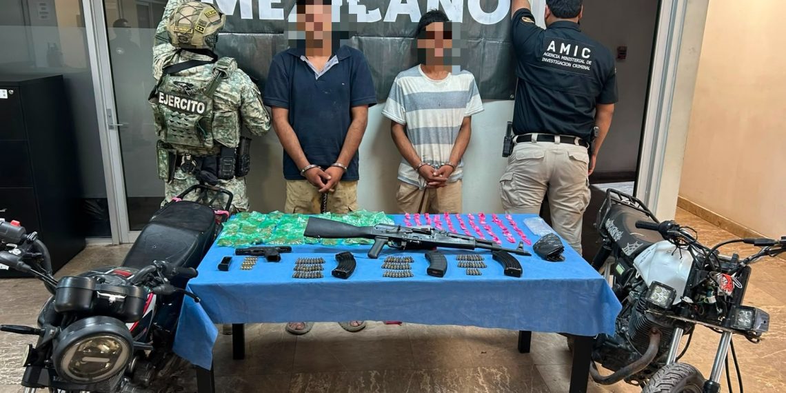 Ejército Mexicano y Fiscalía General de Justicia del Estado, detuvieron a 2 personas y aseguraron armamento en Cajeme