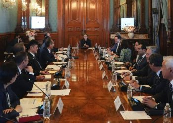 Sheinbaum se reúne con empresarios de Japón
