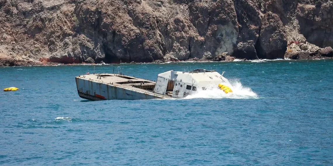 La bahía de San Carlos suma un nuevo arrecife artificial con el hundimiento del exbuque ARM Mariscal