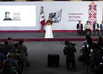 Critica Claudia Sheinbaum a políticos que acudieron al estadio