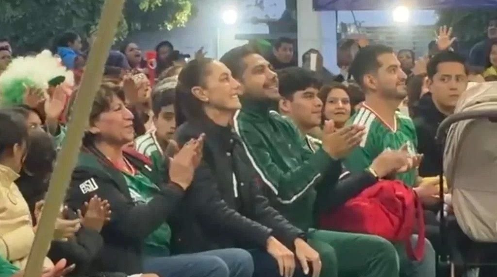 Pide Sheinbaum seguir adelante tras derrota de México