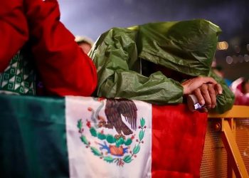 Apaga Inglaterra el festejo; desalojan el Ángel en CDMX