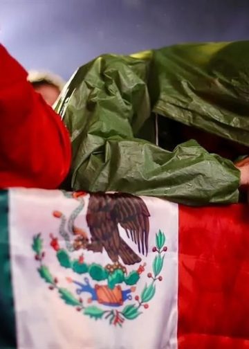 Apaga Inglaterra el festejo; desalojan el Ángel en CDMX