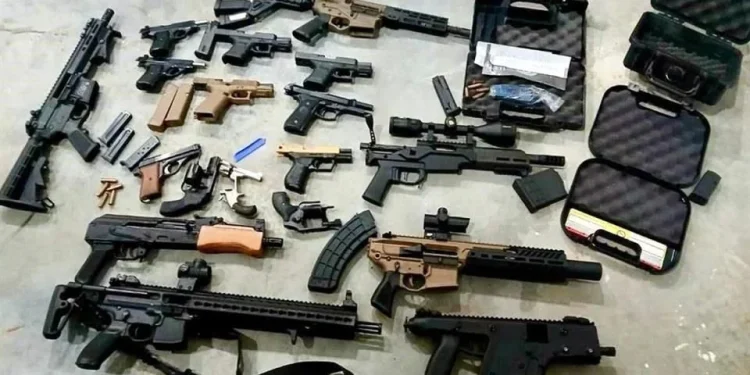 Confisca EU 138 armas destinadas a México
