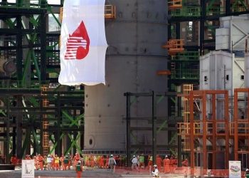 Reporta Pemex conato de incendio en refinería Salamanca