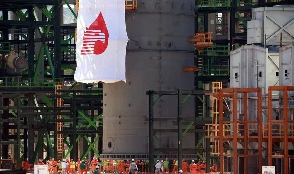 Reporta Pemex conato de incendio en refinería Salamanca