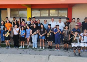 Diputado Próspero Valenzuela Muñer, fortalece el legado de la Banda Juvenil Municipal de Navojoa con la entrega de 42 instrumentos