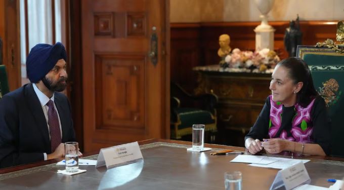 Sheinbaum se reúne con presidente del Banco Mundial
