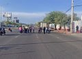 Derechohabientes de Issste cierran bulevar tras cierre de clínica familiar