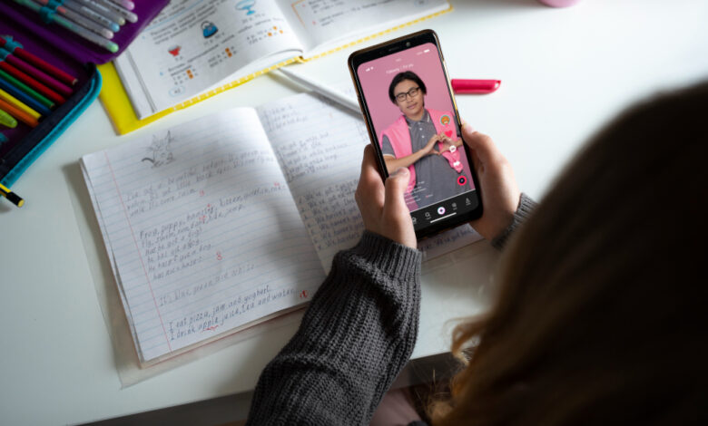 SEP consultará a maestros sobre dispositivos digitales en escuelas