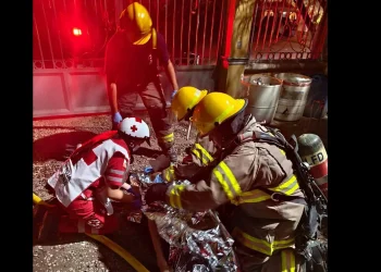 Deja explosión a herido grave en la comisaría Miguel Alemán