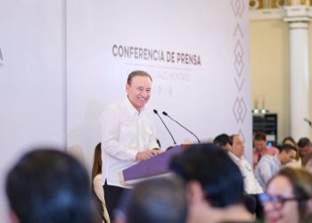 Con impulso de Durazo, crece el turismo de cruceros en Sonora; anuncia arribo de 24 embarcaciones entre 2026-2029