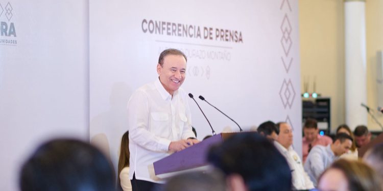 Con impulso de Durazo, crece el turismo de cruceros en Sonora; anuncia arribo de 24 embarcaciones entre 2026-2029