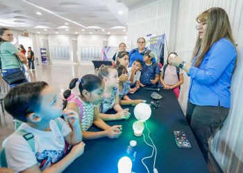 Niñez de La Colorada recorre el mundo de la minería en el Museo de Minerales y la Minita Las Chispas de la AIMMGM Sonora