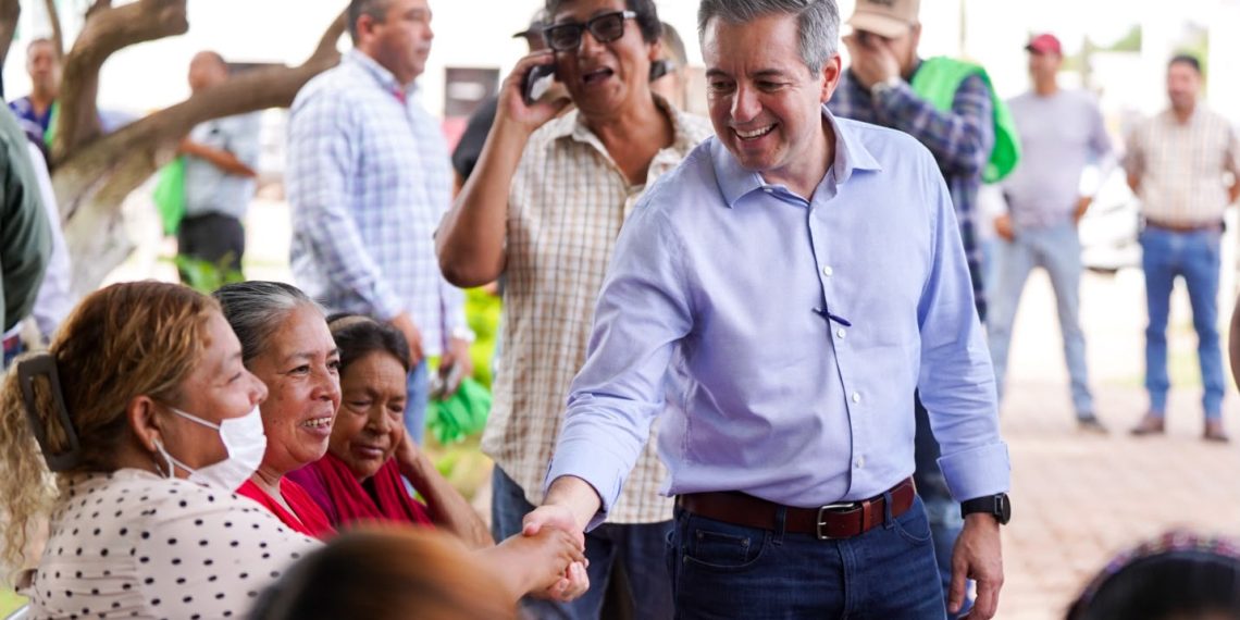 Omar Del Valle Colosio recorre las colonias y trabaja las causas de Sonora