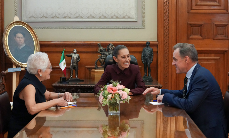 Sheinbaum recibe en Palacio Nacional al historiador Niall Ferguson
