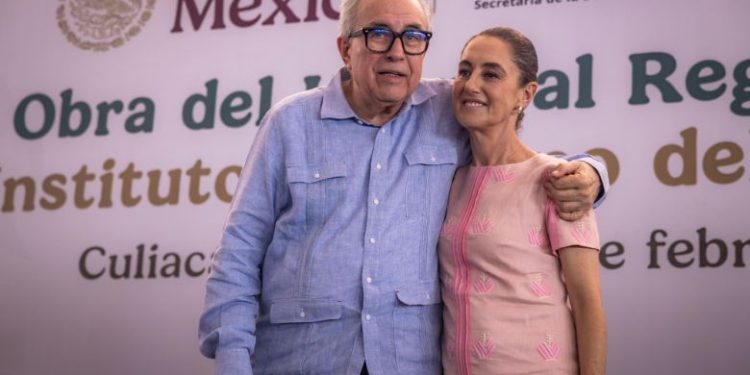 Sheinbaum celebra licencia de Rocha Moya