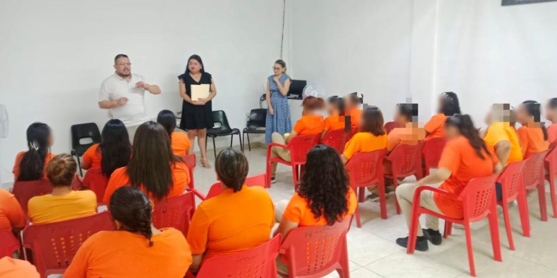 Impulsa Sistema Penitenciario y SALVA técnicas de emprendimiento a mujeres del Cereso