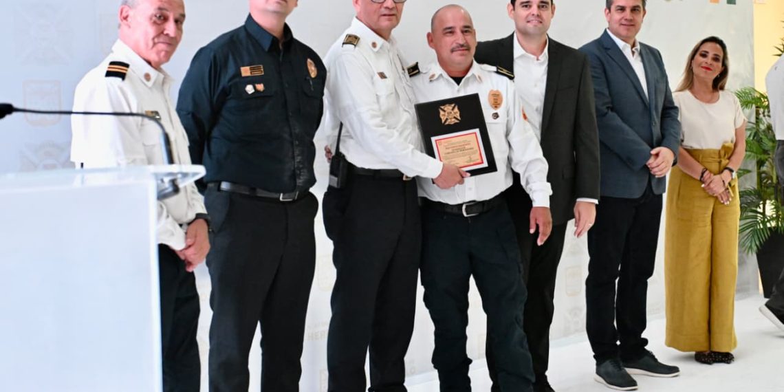 Reconoce Gobierno de Hermosillo labor y entrega de integrantes del Departamento de Bomberos