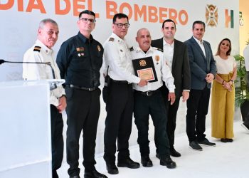 Reconocen labor y entrega de integrantes del Departamento de Bomberos