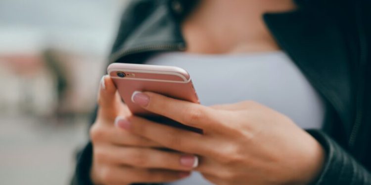 Registro de celulares provoca pérdidas de millones de líneas