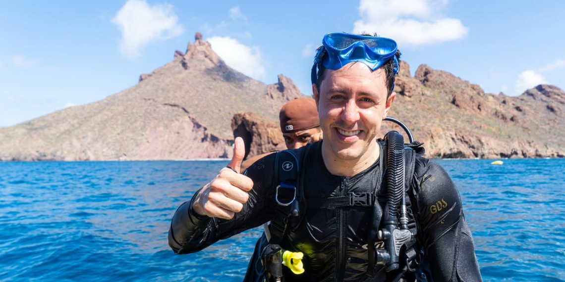 Fernando Rojo invita a descubrir el Sistema Arrecifal Artificial Sonorense a través de un recorrido submarino