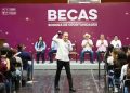Gobernador Durazo garantiza con becas permanencia universitaria de 14 mil estudiantes de Cajeme y Navojoa