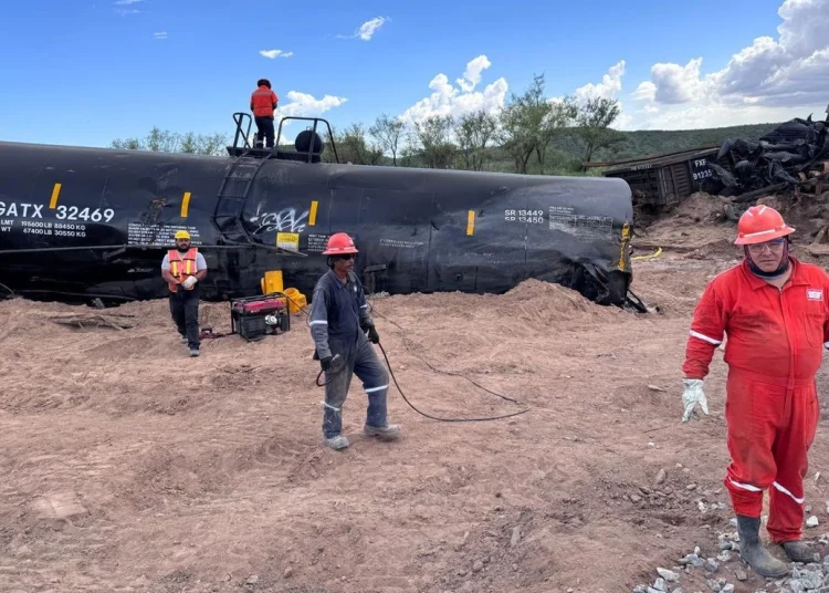 Semarnat: Ferromex deberá remediar el daño por derrame de químico en Sonora