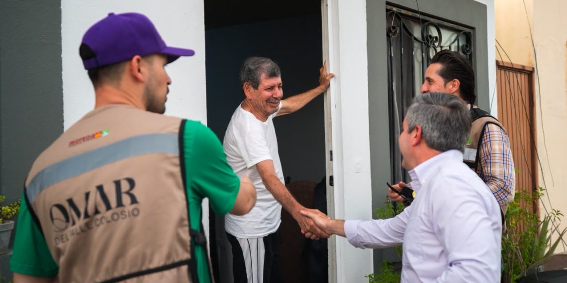 Del Valle Colosio recorre Urbi Villa del Cedro; agua y fugas encabezan las prioridades de los vecinos.