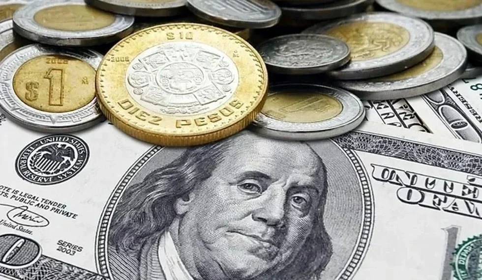 Bajó dolar casi 10% en un año