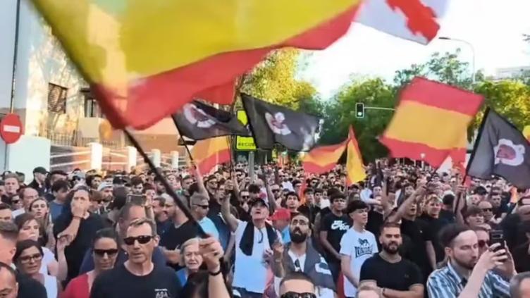 Protestan contra migración masiva de marroquíes en Madrid; “¡España cristiana y no musulmana!”