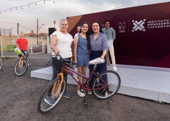 Gobierno de Sonora entrega bicicletas a jóvenes de los Centros de Bienestar Juvenil
