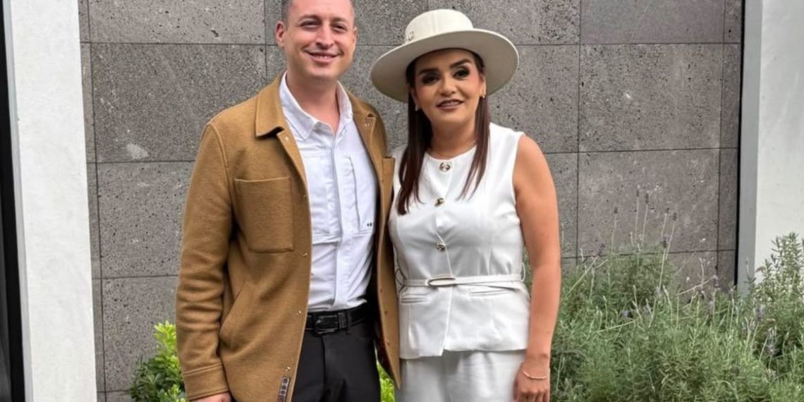 Grecia Quiroz agradece a Luis Donaldo Colosio Riojas por estar presente en su Informe de Gobierno