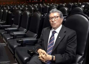 Pide Monreal a Rocha reconsiderar regreso y pedir licencia