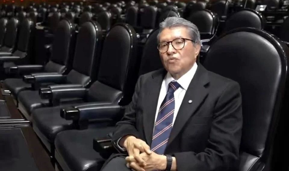 Pide Monreal a Rocha reconsiderar regreso y pedir licencia