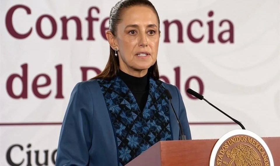 Jóvenes usan la IA como psicólogo: Sheinbaum