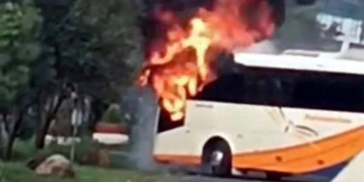 Cae líder de cártel en Michoacán; desatan narcobloqueos