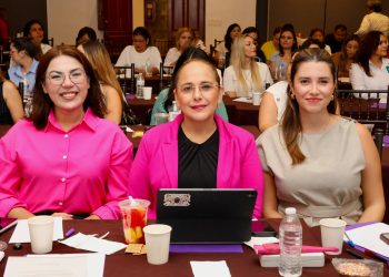 Participa doctora Karla Córdova en Asamblea Informativa de Formación para Mujeres en el Ámbito Público